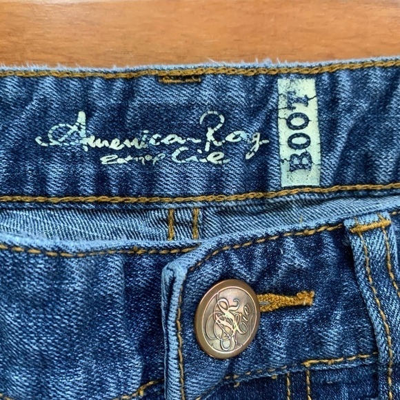 American Rag Boot Jeans - Picture 8 of 9